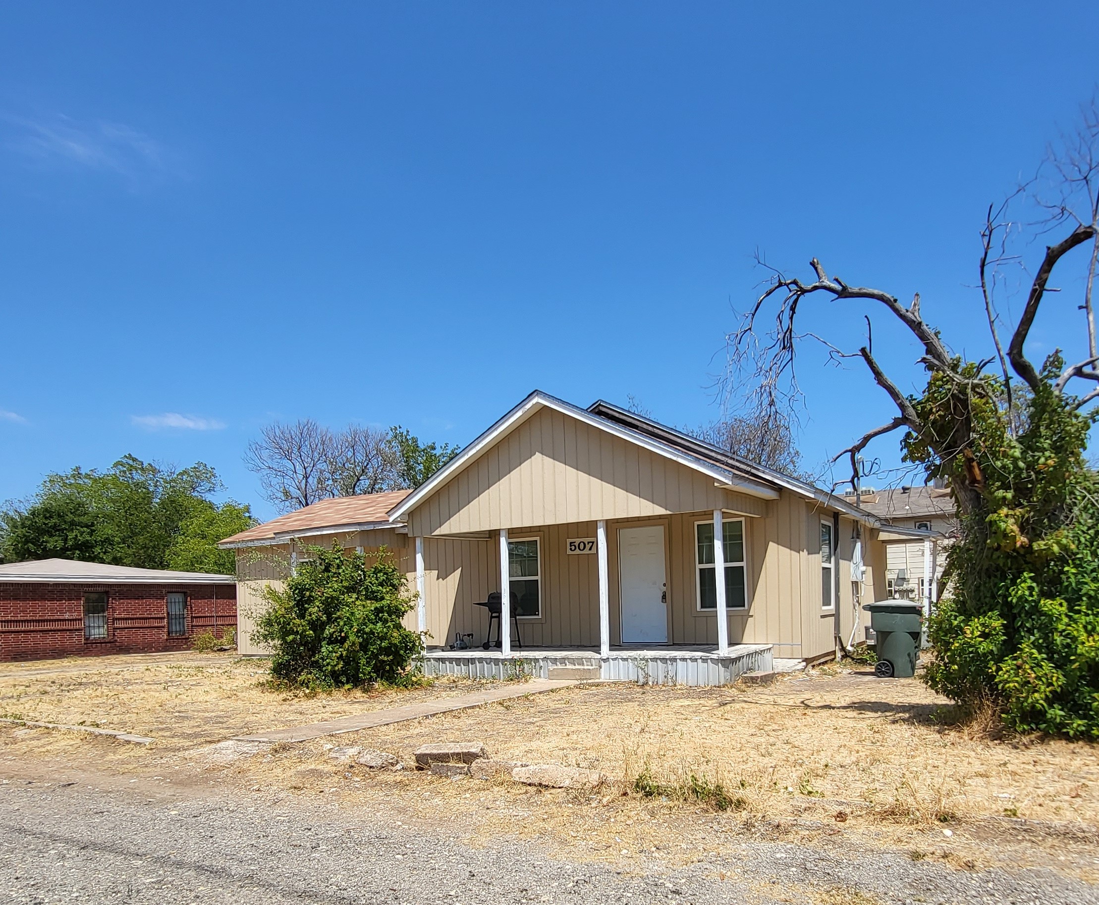 507 West Hallmark Avenue