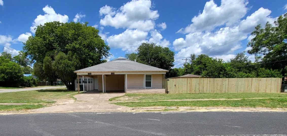 2101_03 Elkins Avenue - 2103